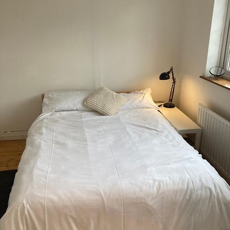 Entire Terraced Two Story Redbrick House With Parking In Secluded Cul De Sac Villa Dublin Eksteriør bilde