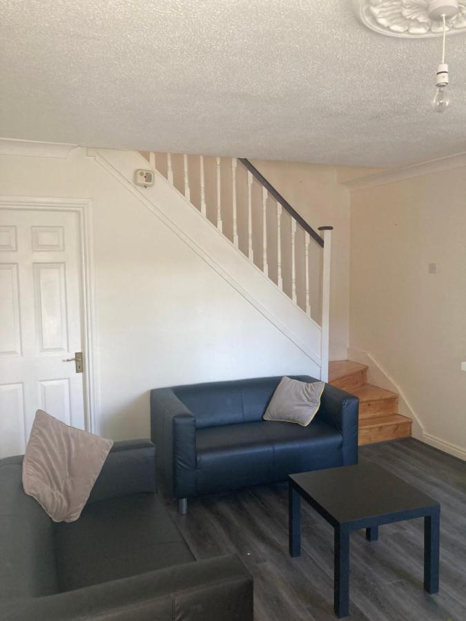 Entire Terraced Two Story Redbrick House With Parking In Secluded Cul De Sac Villa Dublin Eksteriør bilde