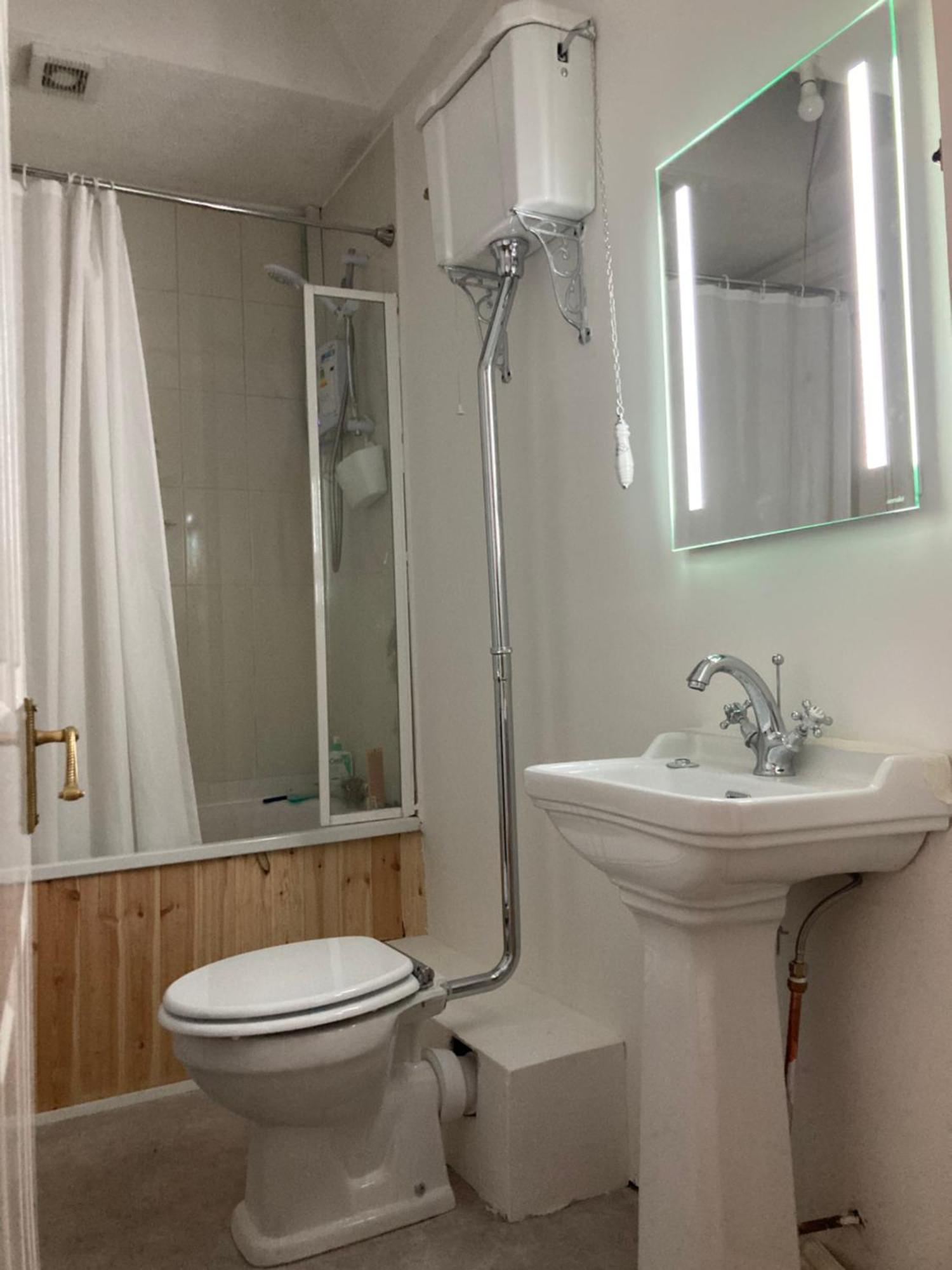 Entire Terraced Two Story Redbrick House With Parking In Secluded Cul De Sac Villa Dublin Eksteriør bilde